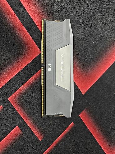 Оперативная память (RAM) для ПК: Оперативная память (RAM) для ПК, Б/у, Corsair, 16 ГБ, DDR5, 5600 МГц — 4