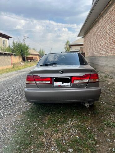 автомобиль срочно: Honda Accord: 2000 г., 2 л, Автомат, Бензин, Седан