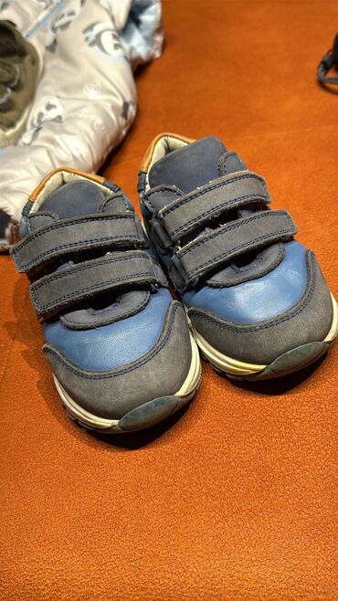 Uşaqlar üçün digər geyimlər: Одежда и обувь на МАЛЬЧИКА 2/3 года

Все по 5азн за единицу — 11