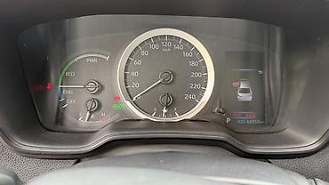 авто вариянт: Toyota Corolla: 2019 г., 1.8 л, Вариатор, Гибрид, Седан — 10