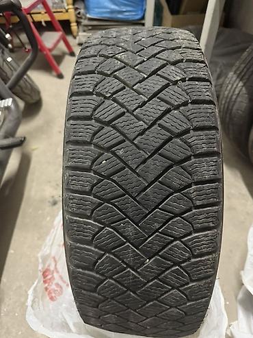 Шины: Шины 215 / 60 / R 17, Зима, Б/у, Комплект, Легковые, Китай, Maxxis — 4
