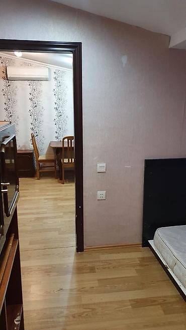Mənzillər: Satılıq 2 otaqlı, əşyalarla birlikdə mansard mənzil. İnşaatçılar — 7