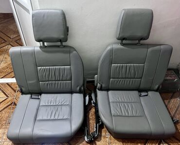 купить сиденья на микроавтобус: Третий ряд сидений, Кожа, Toyota 2005 г., Б/у, Оригинал, Япония