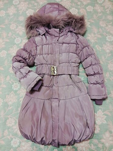 вещи для женщин: Тёплая куртка для девочки на 7-9 лет 1500 сом!