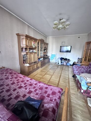 1 комнатная квартира без ремонта: 3 комнаты, 72 м², Индивидуалка, 3 этаж, Старый ремонт