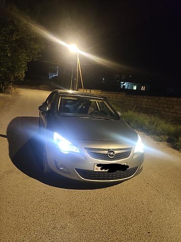 Opel: Opel Astra: 1.6 l | 2011 il 370000 km Sedan — 1