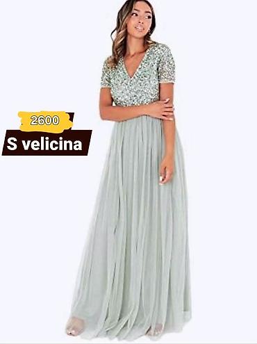 more: Elegantna duga haljina u pastelno zelenoj boji. - Gornji deo: V-izrez — 1