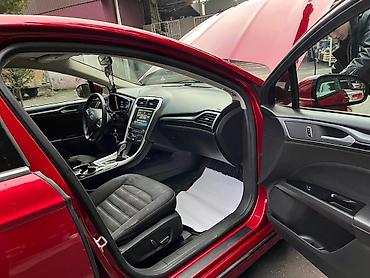 muhərrik ucun zaryatka verən: Ford Fusion sedan - Kuzov: sedan, qırmızı rəng - Mühərrik: EcoBoost — 8