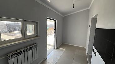 продаются дом: 3 комнаты, 70 м², 4 соток, Бишкек, Собственник — 8