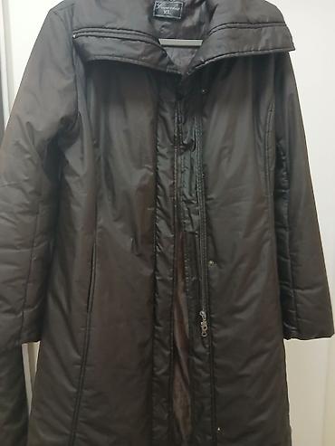 Jackets, Coats, Vests: Ženska zimska jakna/kaput, braonboje, dužine do iznad kolena. Model je — 3