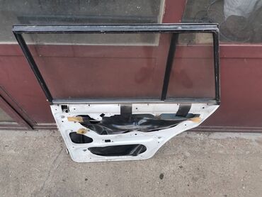 Auto delovi: Vrata zadnja desna Lada 2104 Karavan(bela)ZD3. Skinuta sa rastavljenog — 7