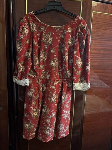 Dəstlər, kostyumlar: Her bir paltarin qiymeti 20 Azn, kime maraqlqidirsa hansi paltar yazin — 5