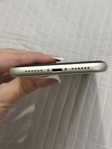 купить бу айфон 8: IPhone 11, Б/у, 128 ГБ, Белый, Защитное стекло, Чехол — 5