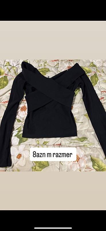 Satılır – qadın geyimləri seçimi: - Qara kapüşonlu svitşot: ön lalafo.az -da — 5 Satılır – qadın geyimləri seçimi: - Qara kapüşonlu svitşot: ön — 5