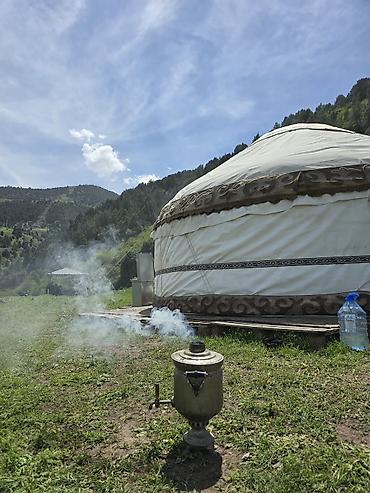 Аренда юрт: Аренда юрты, Каркас Деревянный, 100 баш, Стол — 2