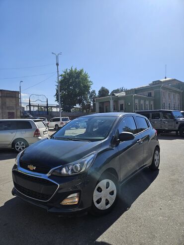 продаю шевролет: Chevrolet Spark: 2019 г., 1 л, Вариатор, Бензин, Хетчбек
