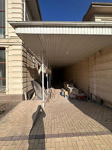 Продажа коттеджей и домов: 📍Расположение: р-н Киргизия-1 отличный 2-х этажный особняк + цоколь, + — 14