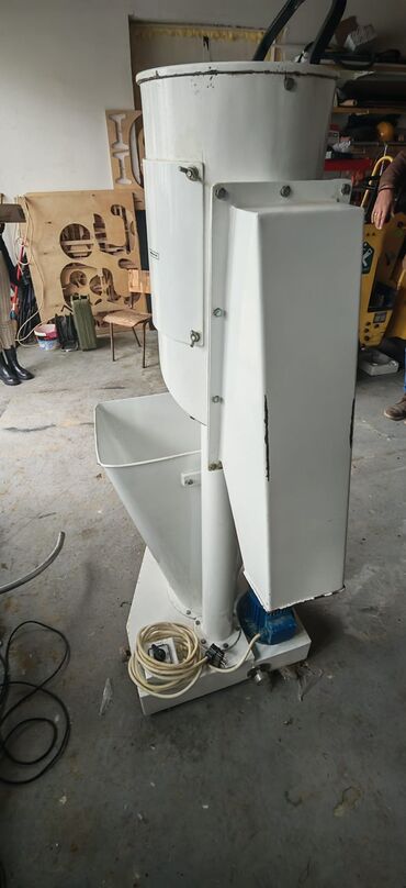 Ostali kuhinjski aparati: Rotaciono sito za brasno marke MAT-ING iz Nisa, u odlicnom stanju kao — 5