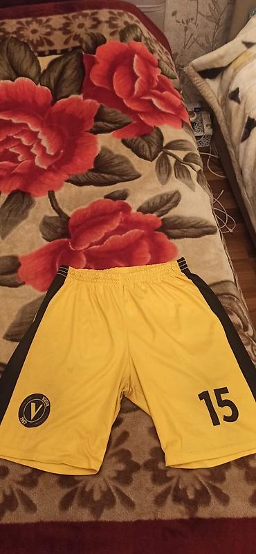 Kişi geyimləri: Futbol dəsti vətən komandası. yazılı. yaxşı veziyette.20 yanvardadi — 3