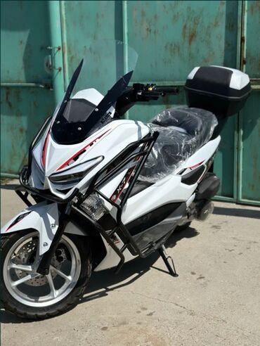мапетер: Макси скутер Yamaha, 150 куб. см, Бензин, Жаңы, Бөлүп төлөө менен