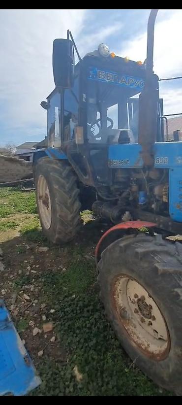 Traktorlar: Belarus 892 traktor Tecili Satilir qiumetde razilasmaq olar. - — 2