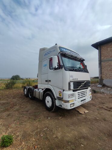 погрузчик на трактор: Тягач, Volvo, 2002 г., Шторный