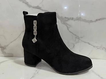 Gležnjače: Ženske zimske čizme – više modela - Topla crna čizma od brušene kože — 24