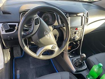 led panel: Hyundai i30 Wagon – ağ rəngli, universal kuzov. Əsas xüsusiyyətlər: - — 5