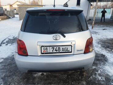 Toyota: Toyota ist: 2002 г., 1.5 л, Автомат, Бензин, Хэтчбэк — 5