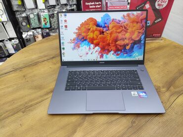 noutbuk klaviaturalari: Intel Core i3, 8 ГБ ОЗУ, 15.6 "