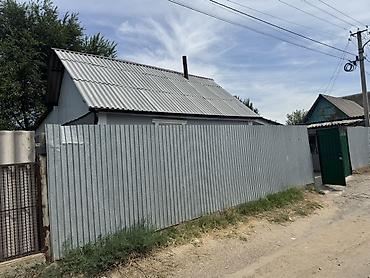 Продажа коттеджей и домов: Жилой дом с двором - Одноэтажный дом с фасадом под декор, пластиковые — 13