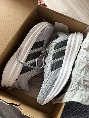 Мужские кроссовки, 44, Adidas, Новый, цвет - Серый