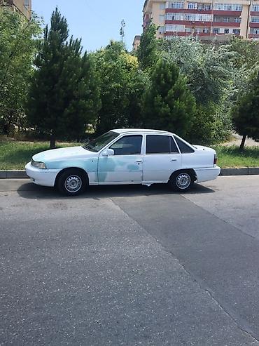 Daewoo: Daewoo Nexia: 1.4 l | 1999 il Sedan — 1