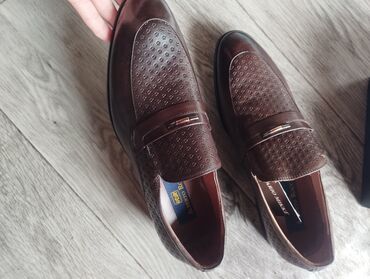 коричневые мужские туфли: Чистая кожа 💯фирма Alberto Rocci Заказала мужуразмер не подошёл