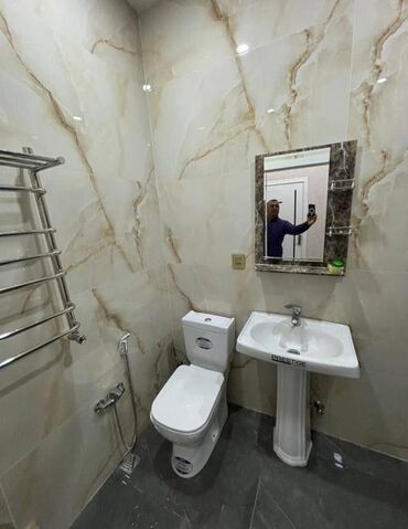 Uzunmüddətli kirayə mənzillər: Nərimanov metrosuna 5 dəgigə piyada məsafədə, 15 mərtəbənin,8-ci — 13