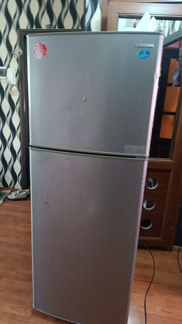 Soyuducular: Samsung iki qapılı soyuducu - Marka/model: Samsung (üst kamera — 9