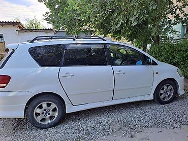 справа: Toyota Ipsum: 2002 г., Автомат, Бензин, Минивэн — 3