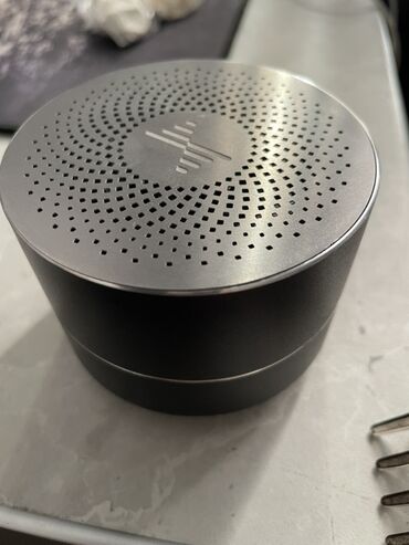 акустические системы taotronics колонка сумка: Портативная Bluetooth колонка с цилиндрическим корпусом, выполненная в