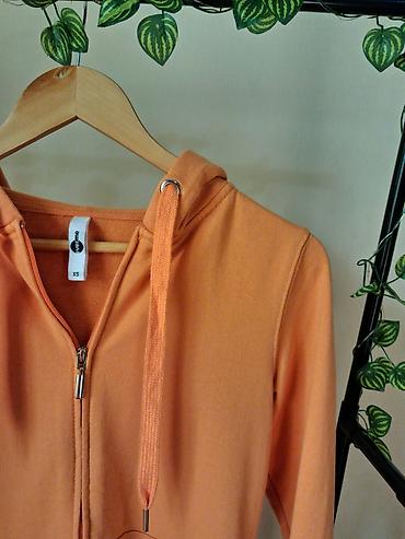 up watch: Narıncı rəng zip up. bədənə oturan modeldir. XS/S ölçüyə uyğundur. Heç — 3