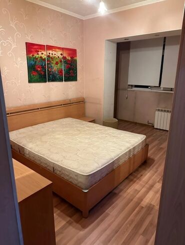 квартира бишкек 7000: 3 бөлмө, Кыймылсыз мүлк агенттиги, Чогуу жашоосу жок, Толугу менен эмереги бар