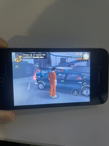 Apple iPhone: IPhone 4 — 5