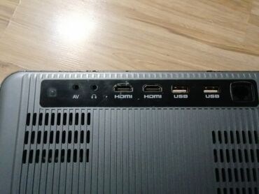 Projektori: Multimedijalni Smart Android projektor – LED Ima fleku u slici. - — 6