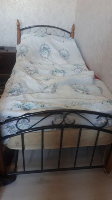 кровати: Б/у, Односпальная кровать, С матрасом, Без выдвижных ящиков, Азербайджан