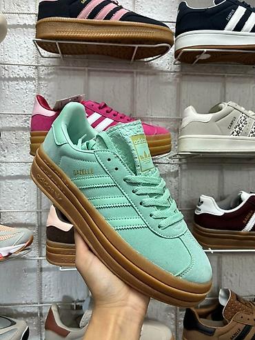 k3 cizme: Adidas patike – modeli Gazelle i Samba
36-41
 4500 din 
K💜 — 5