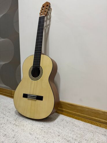 yamaha az: Klassik gitara, Yamaha, İşlənmiş, Ünvandan götürmə