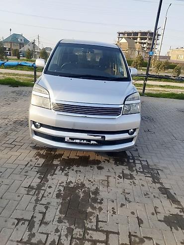 катафоты: Toyota Voxy: 2003 г., 2 л, Автомат, Бензин, Минивэн — 1