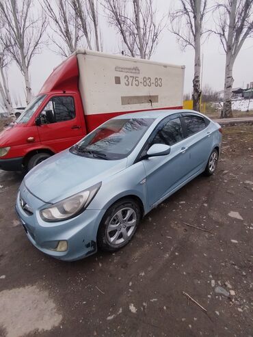 волво продаю: Hyundai Solaris: 2011 г., 1.6 л, Механика, Бензин, Седан