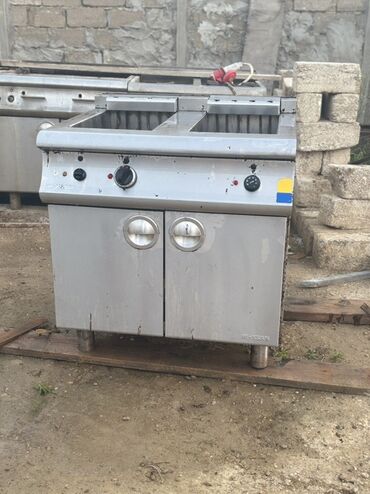 konveksiyon bişirmə sobası: İkiqablı peşəkar fritöz/qril tipli sənaye qaz qurğusu - Material