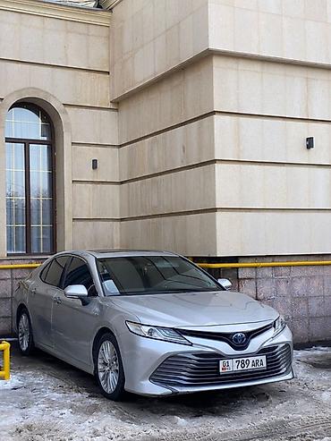 corolla 2016: Toyota Camry: 2017 г., 2.5 л, Вариатор, Гибрид, Седан — 1