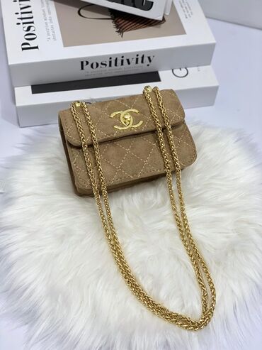 Makasin və loferlər: Çiyin çantası, Chanel